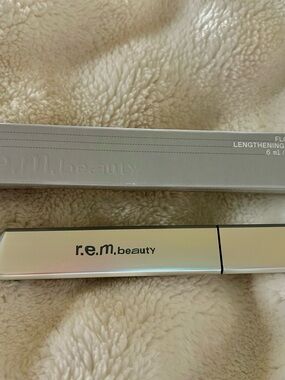 R.E.M. Beauty Flourishing Lengthening Mascara Midnight Black, 6ml